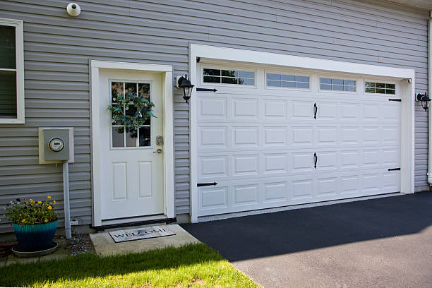 24/7 Emergency Garage Door Panel Replacement experts in Butler Beach, FL